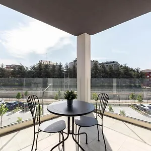modern-apt-with-terrace-and-parking.italymilanhotels.net/
